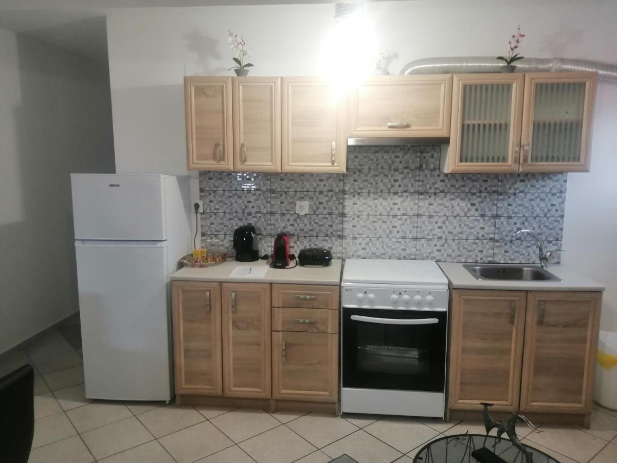 White House Apartment Monemvasía Екстериор снимка