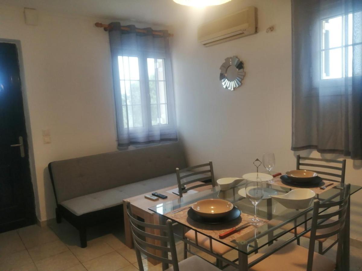 White House Apartment Monemvasía Екстериор снимка
